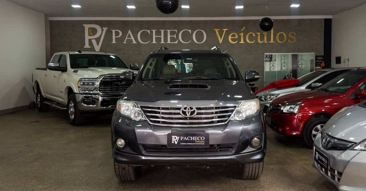 TOYOTA SW4 — foto 2 de 14