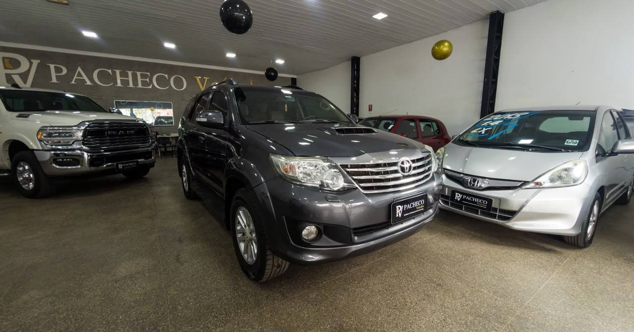 TOYOTA SW4 — foto 1 de 14